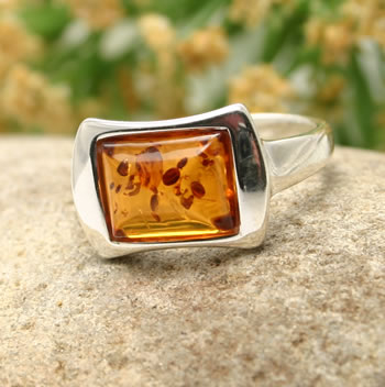 AM077 Honey Amber Silver Ring