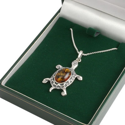 AM1109 Amber Tortoise Pendant