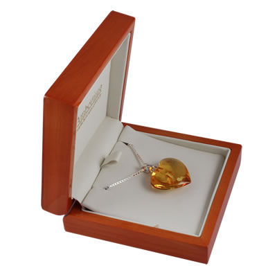 AM1522 Golden Honey Amber Heart