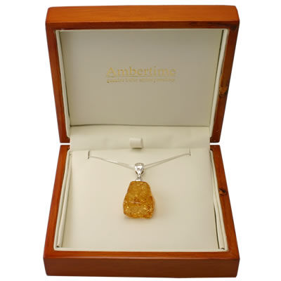 AM616 Light Honey Amber Pendant