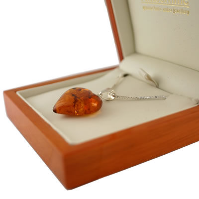 AM734 Small Amber Heart Pendant