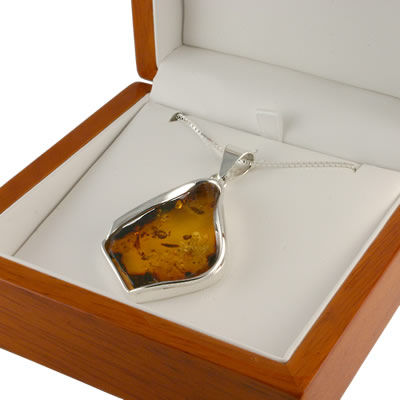 AM785 Honey Amber Pendant