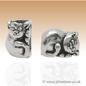 SCB09 Sleeping Cat Charm Bead