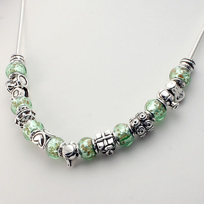 SN075 Green Charm Bead Necklace with Charms