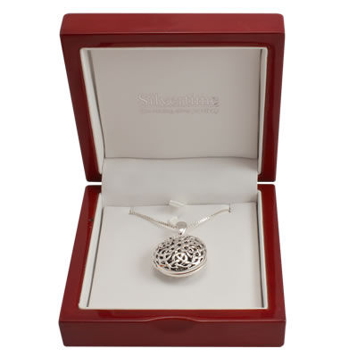 SP203 Celtic Knotwork Round Silver Locket