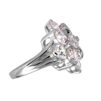 SR044 9 Stone Cluster Dazzle Ring
