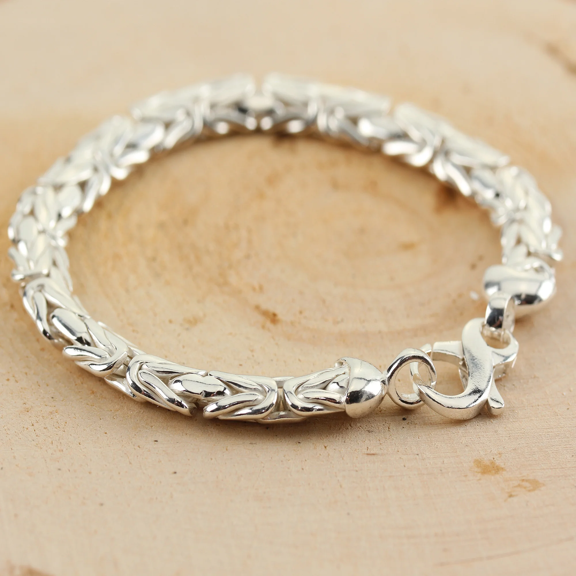 18 Byzantine Necklace in Italian Sterling Silver (7.5 mm)