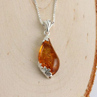 Golden Honey Baltic Amber Flower Detail Pendant