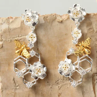 Gold Plated Bee On Honeycomb With Flowers Drop Earrings Gold Plated Bee On Honeycomb With Flowers Drop Earrings