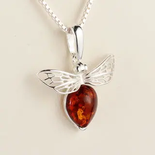 Bee Pendant With Box Chain