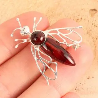 Cherry Baltic Amber Sterling Silver Bee Brooch