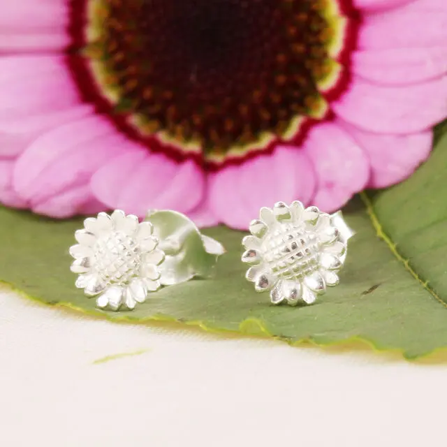 mini-sunflower-stud-earrings